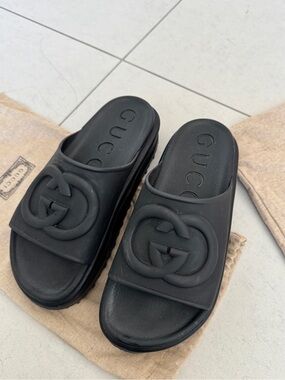 GUCCI PLATFORM SLIDES WOMEN